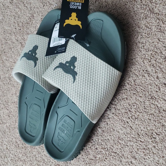 Under Armour UA Project Rock Slides 2.0 Military Green Grey Michelin Gripper - Picture 2 of 6